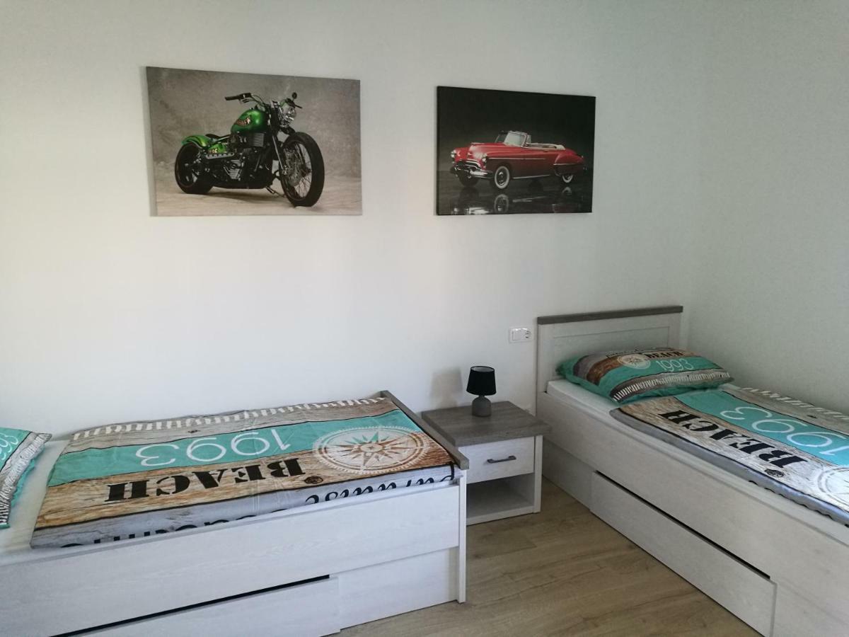 Apartman Jadric โตรกีร์ ภายนอก รูปภาพ
